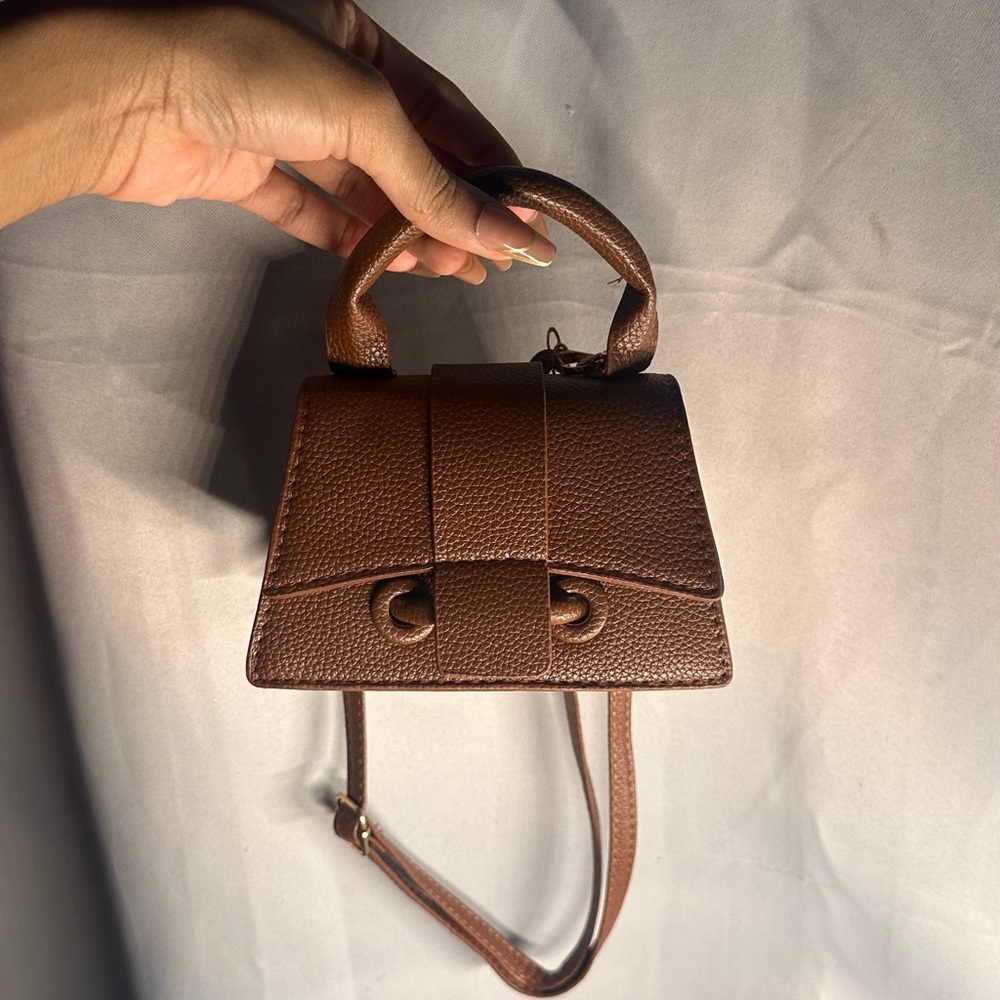 Elegant Brown Leather Handbag